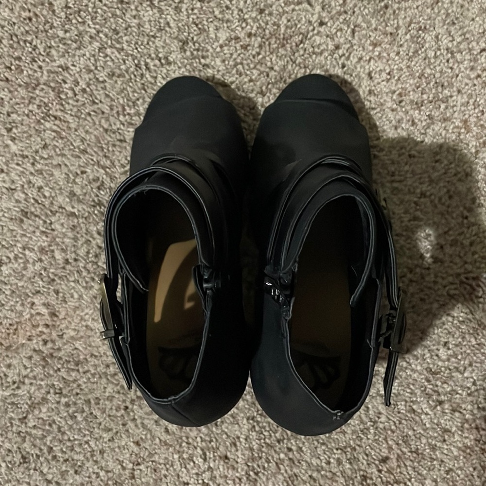 These are Fergalicious by Fergie booties from an older collection.
